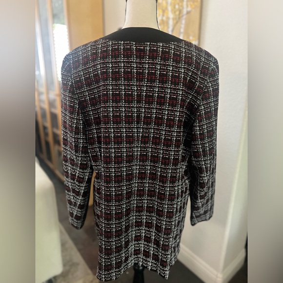 Kasper - elegant & modern plaid long blazer with zipper closure (NWOT) - Picture 6 of 12